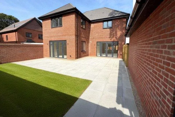 Bakeham Lane, Englefield Green, TW20, photo 14
