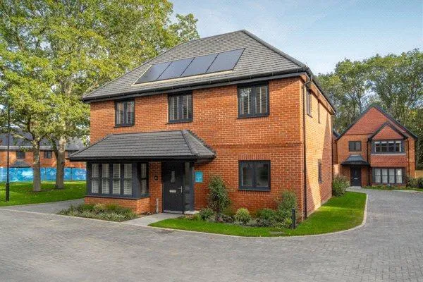 Bakeham Lane, Englefield Green, TW20, photo 15