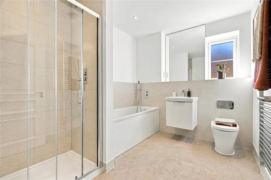 Bakeham Lane, Englefield Green, TW20, photo 13