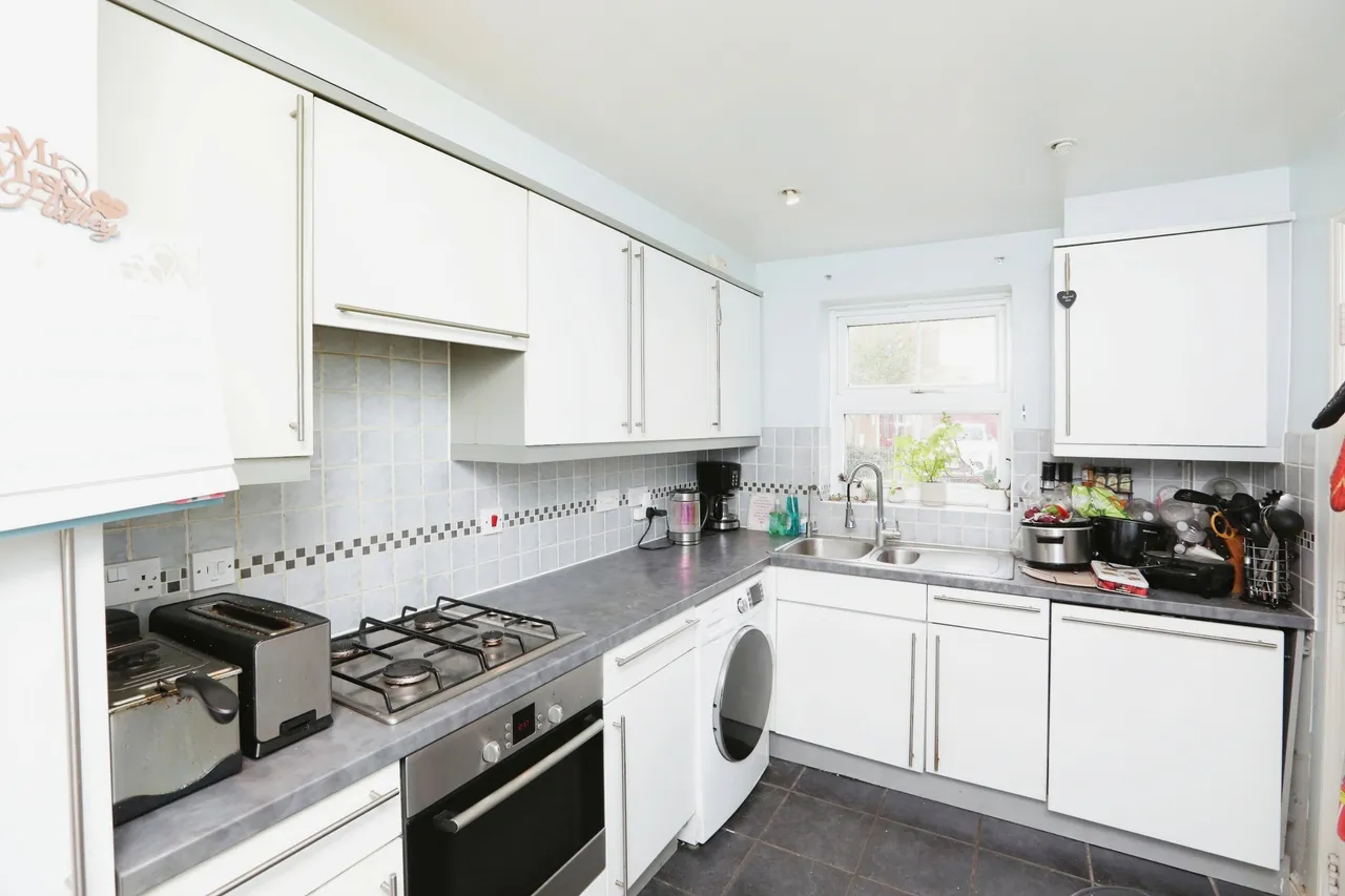 Monarch Drive, Kemsley, Sittingbourne, Kent, ME10, photo 4