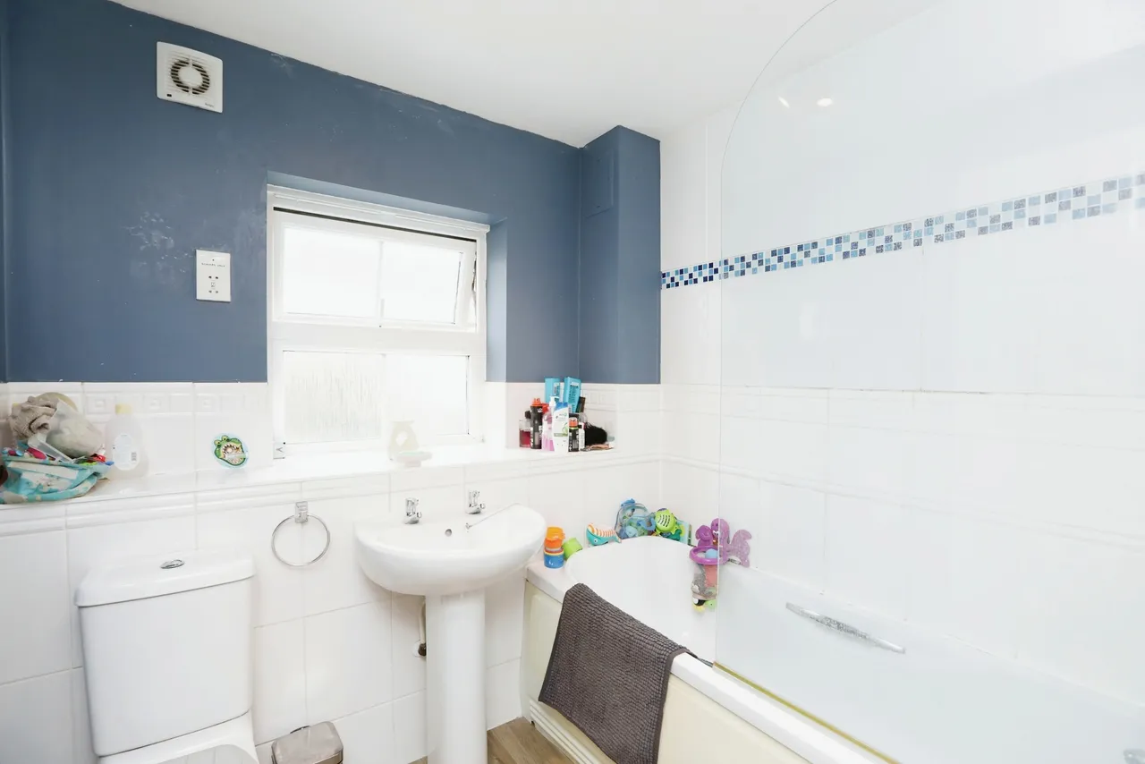 Monarch Drive, Kemsley, Sittingbourne, Kent, ME10, photo 10