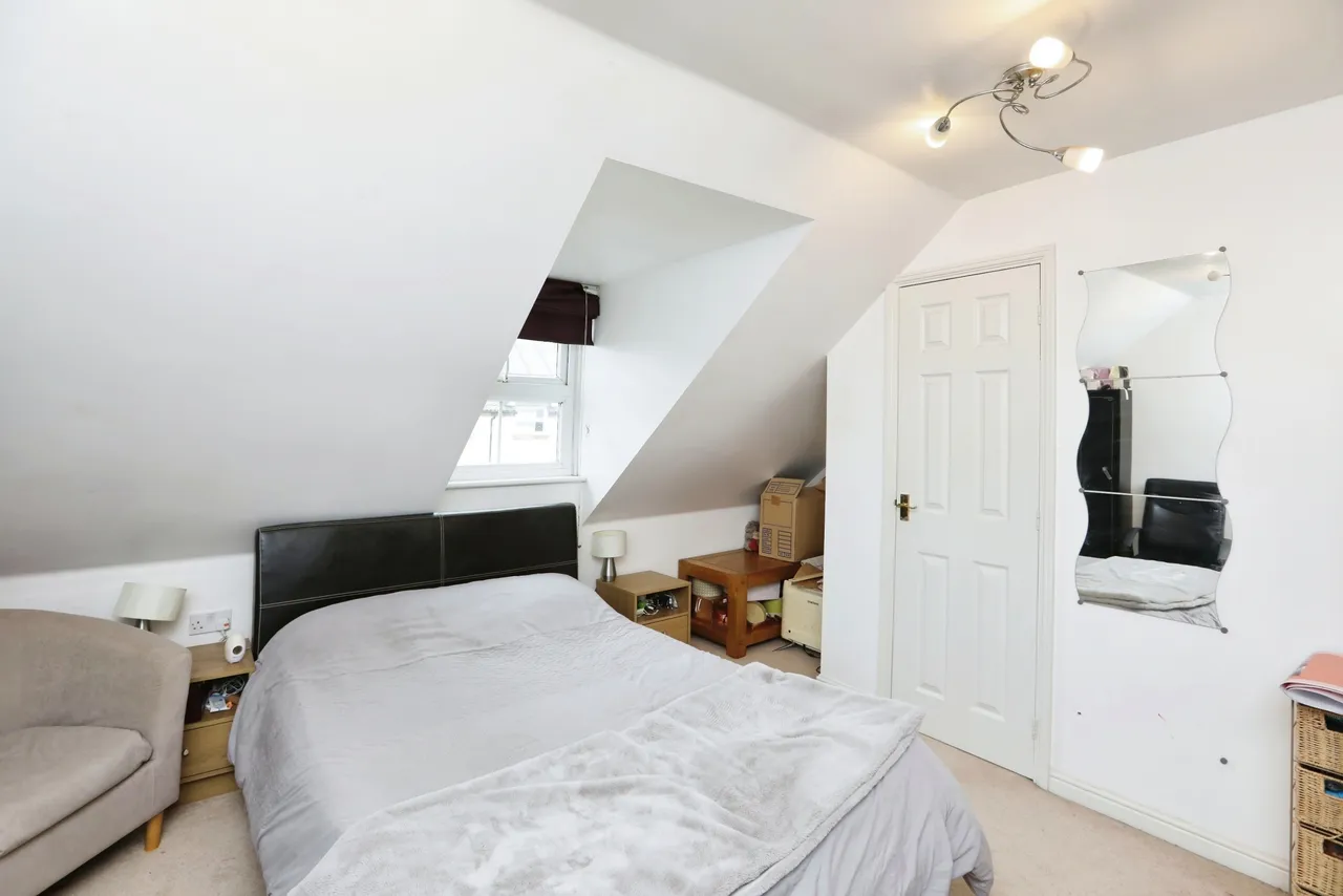 Monarch Drive, Kemsley, Sittingbourne, Kent, ME10, photo 5