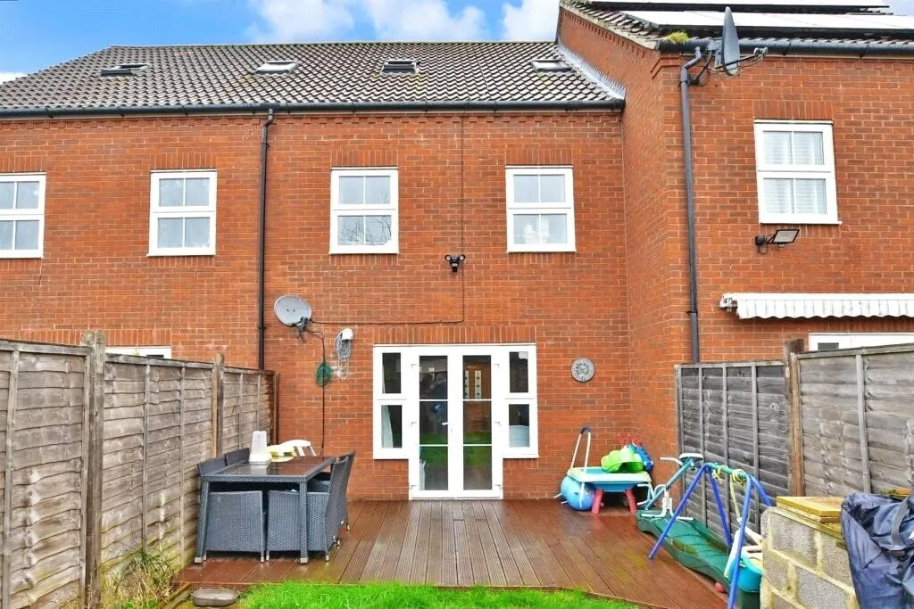 Monarch Drive, Kemsley, Sittingbourne, Kent, ME10, photo 7