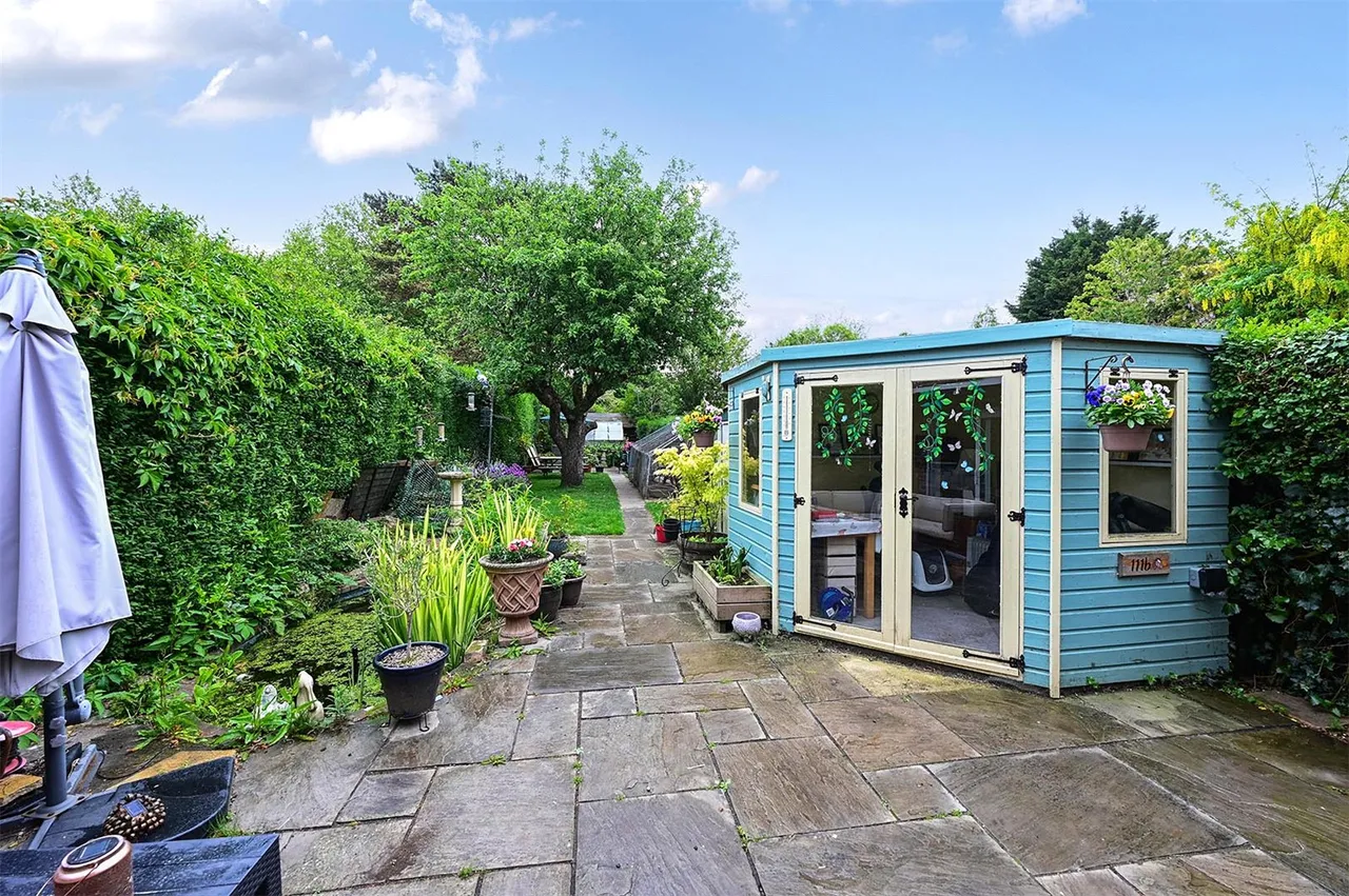 Ash Church Road, Ash, Guildford, Surrey, GU12 6LU, photo 15