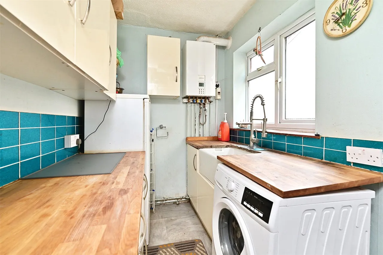 Ash Church Road, Ash, Guildford, Surrey, GU12 6LU, photo 8