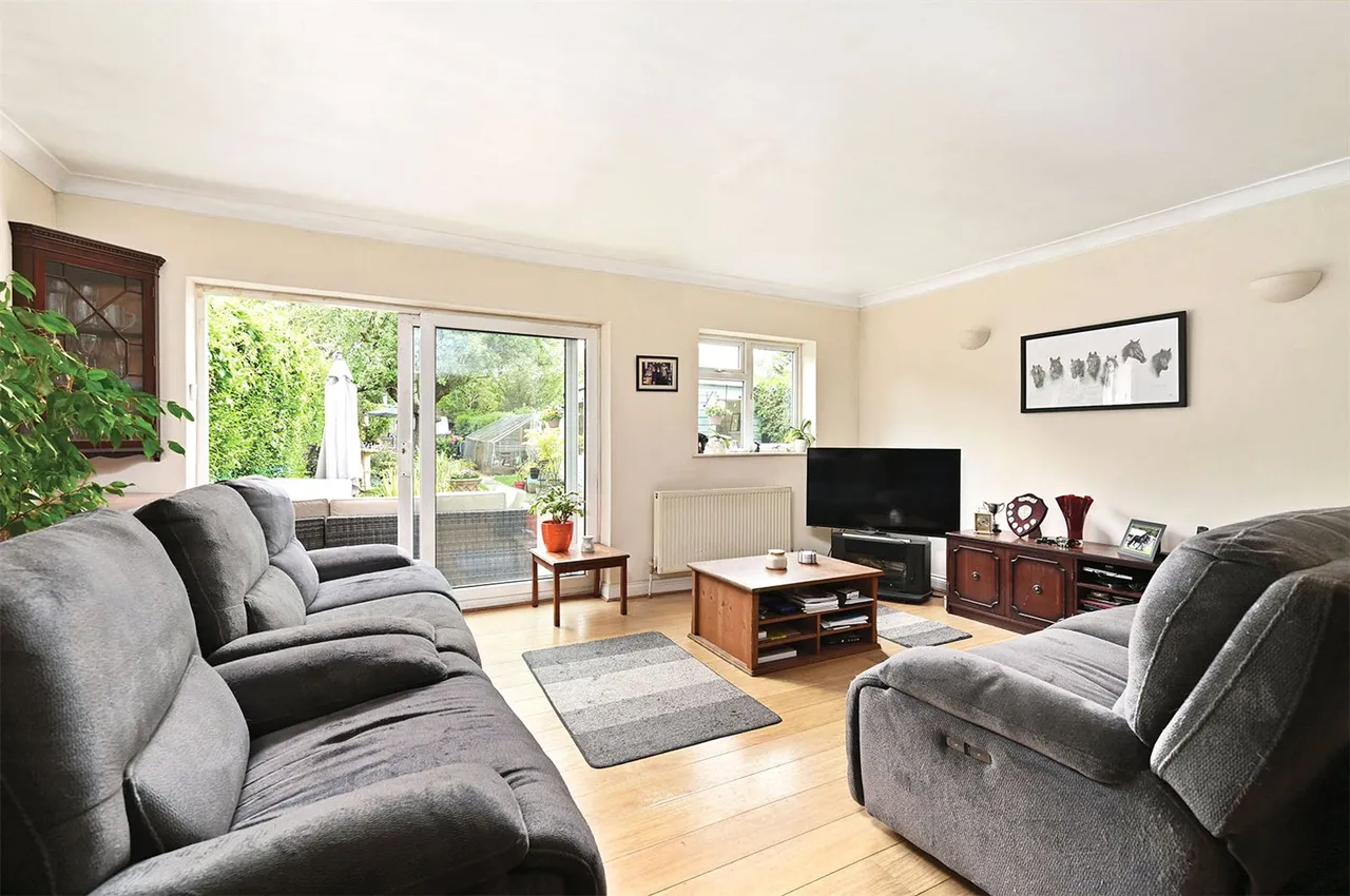 Ash Church Road, Ash, Guildford, Surrey, GU12 6LU, photo 5