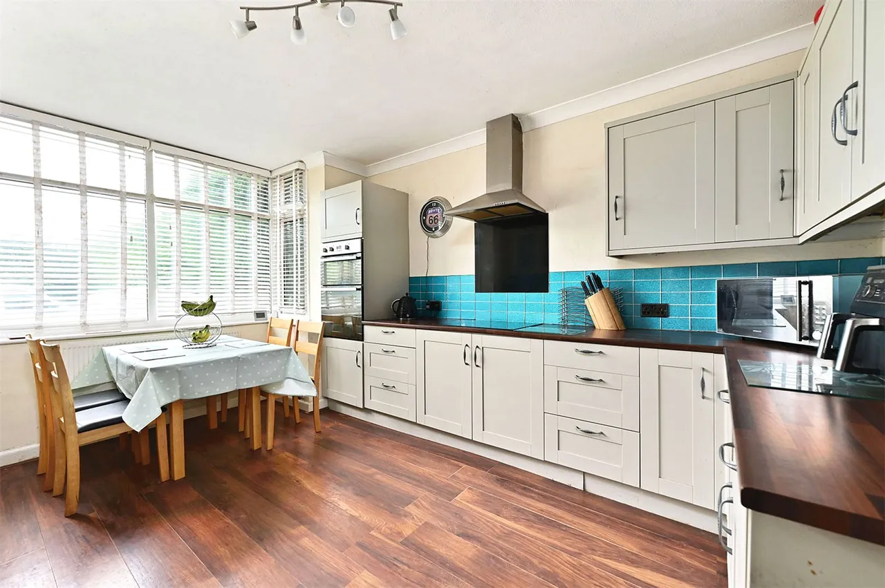 Ash Church Road, Ash, Guildford, Surrey, GU12 6LU, photo 4