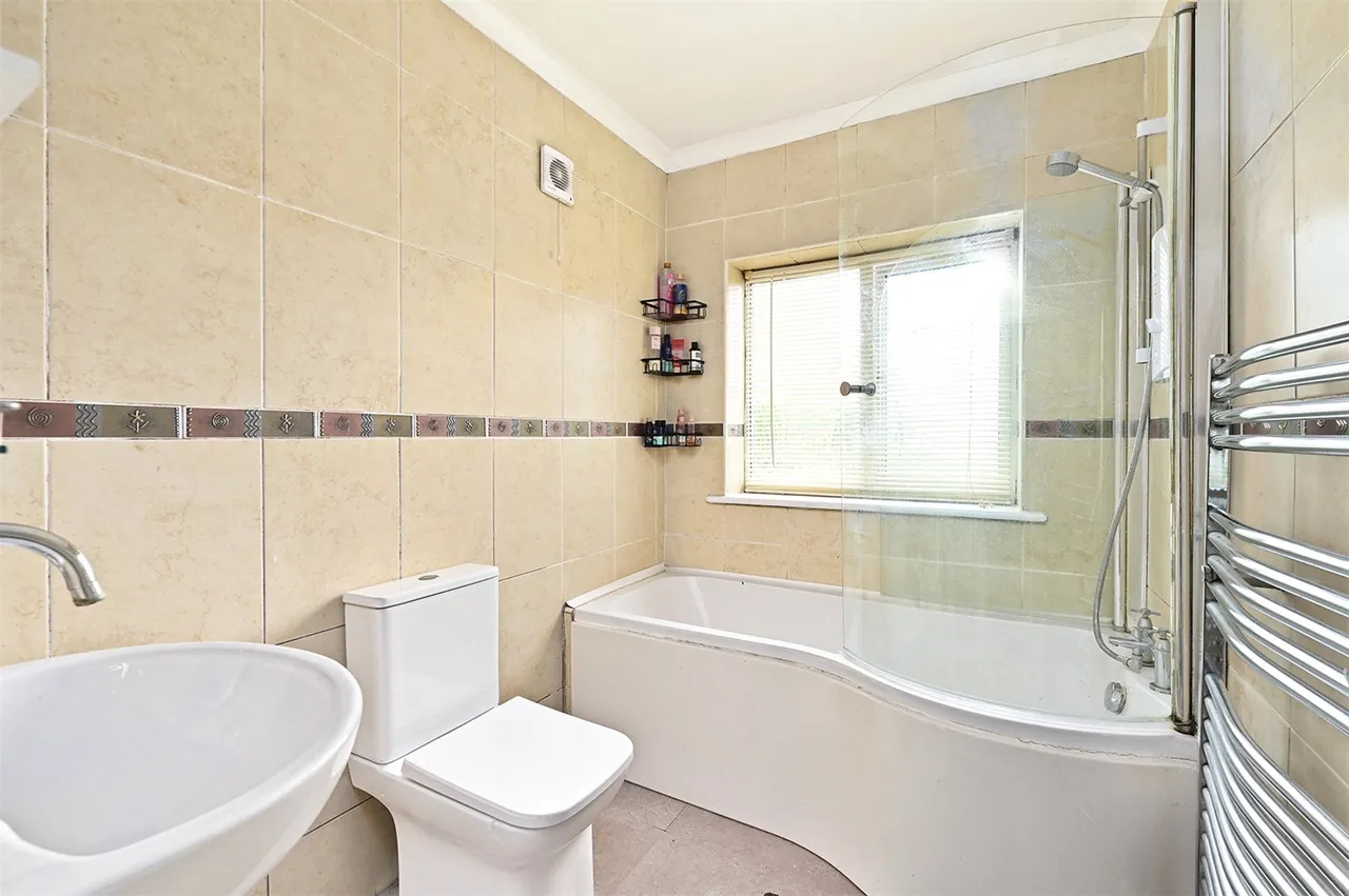 Ash Church Road, Ash, Guildford, Surrey, GU12 6LU, photo 11
