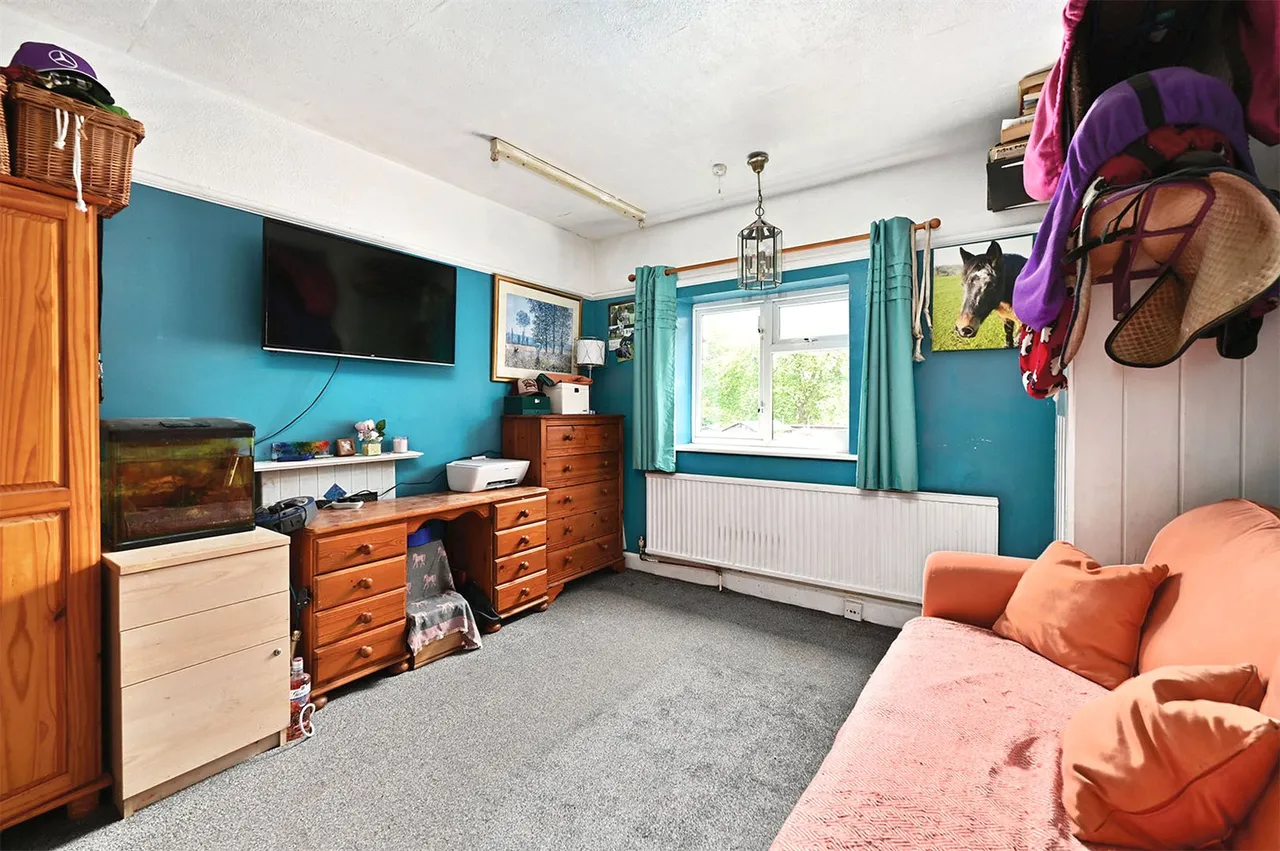 Ash Church Road, Ash, Guildford, Surrey, GU12 6LU, photo 10