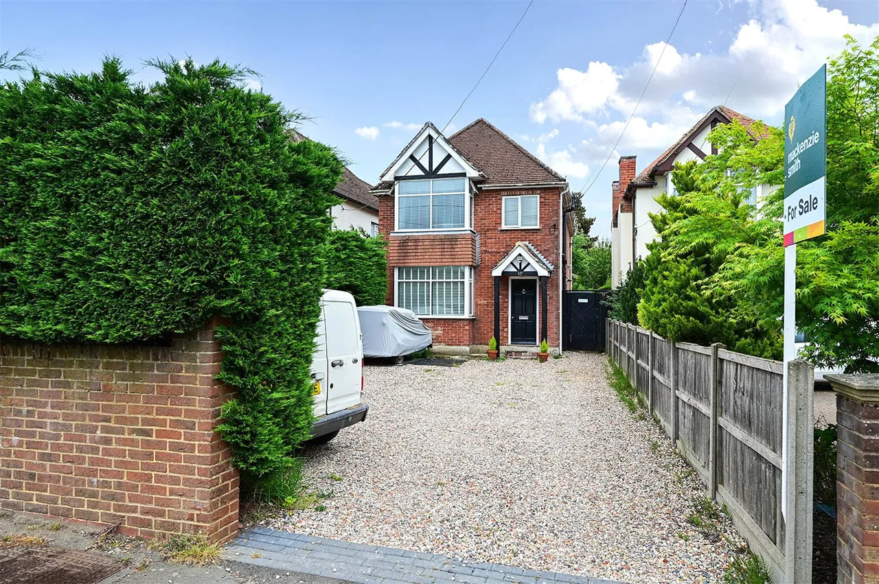 Ash Church Road, Ash, Guildford, Surrey, GU12 6LU, photo 18