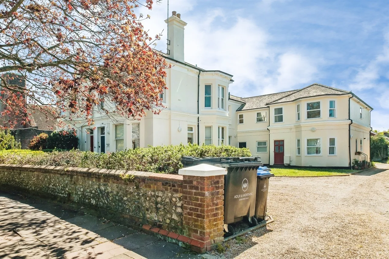 St. Michaels Road, Worthing, BN11, photo 15
