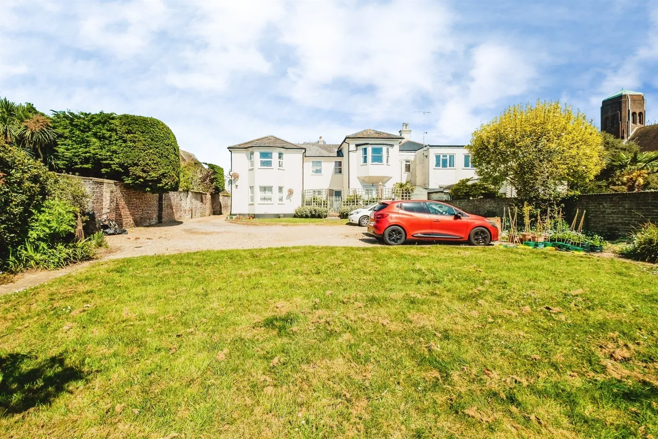St. Michaels Road, Worthing, BN11, photo 16