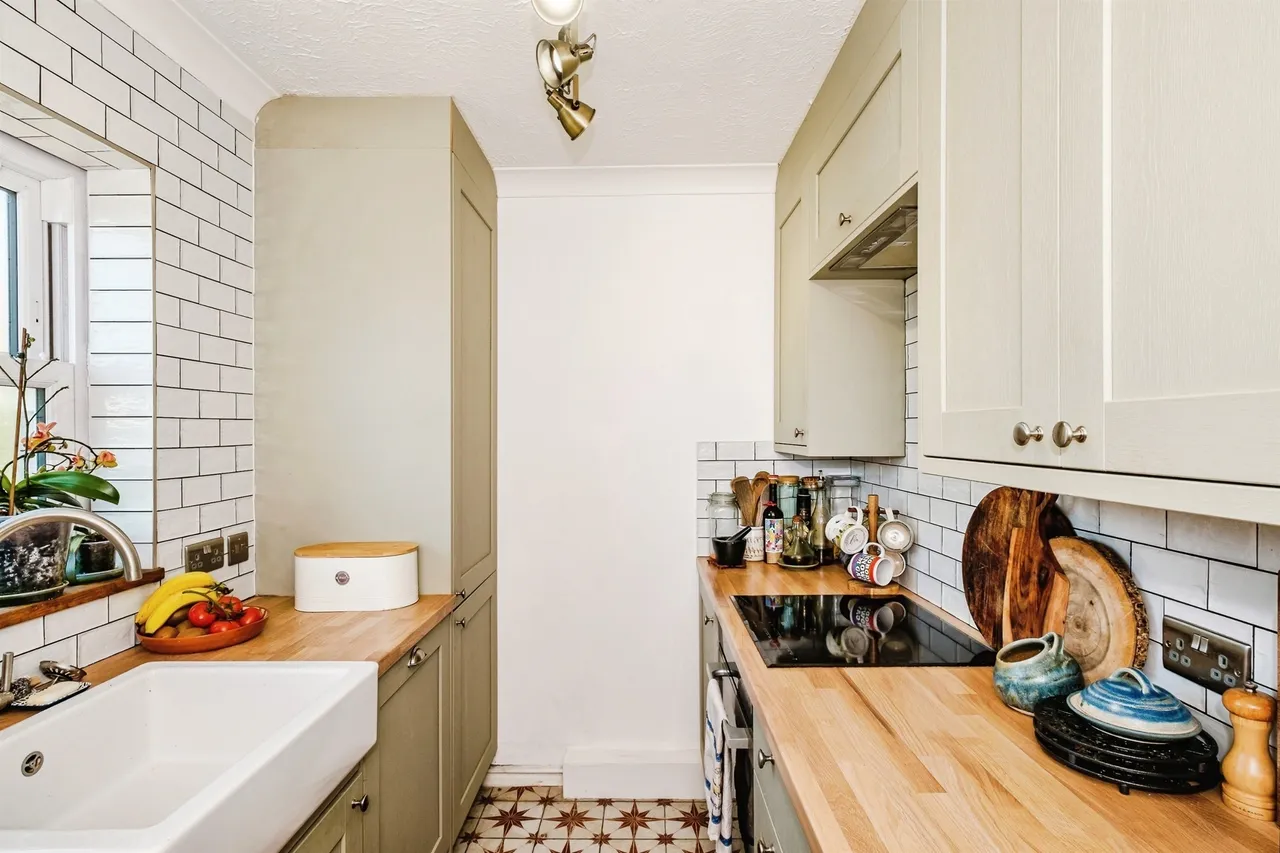 St. Michaels Road, Worthing, BN11, photo 9