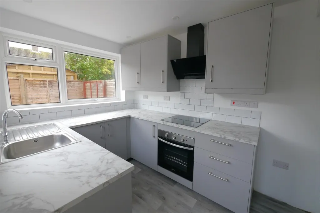 Henfield Close, Goring-By-Sea, BN12, photo 2