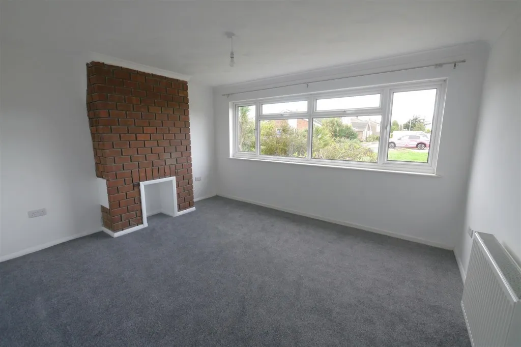 Henfield Close, Goring-By-Sea, BN12, photo 3