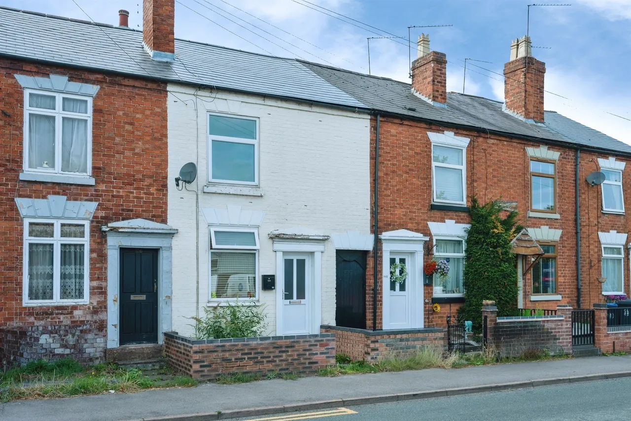 2 bed house for sale, Alcester Road, Studley, B80