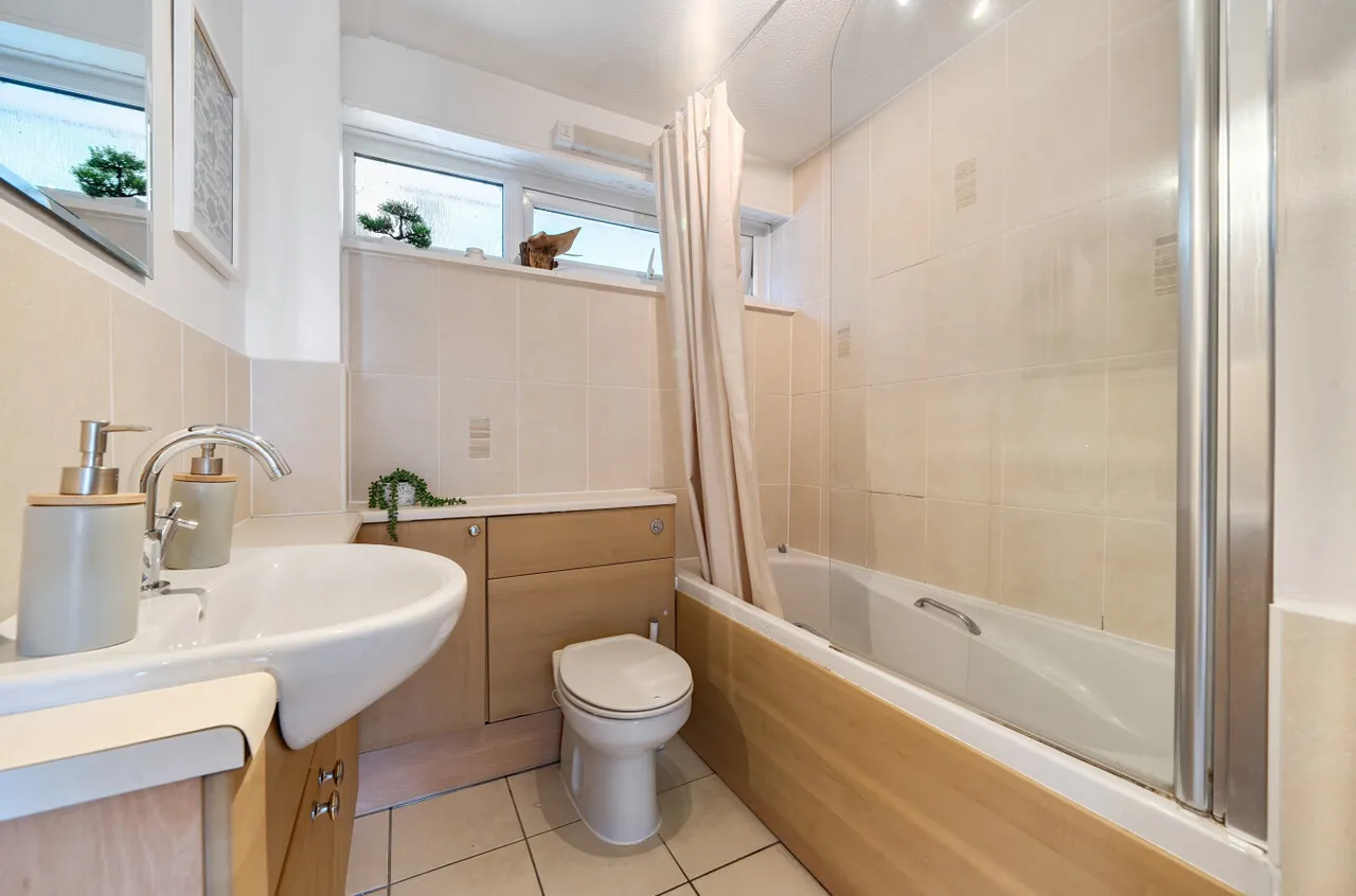 Northlands Drive, Winchester, SO23, photo 5