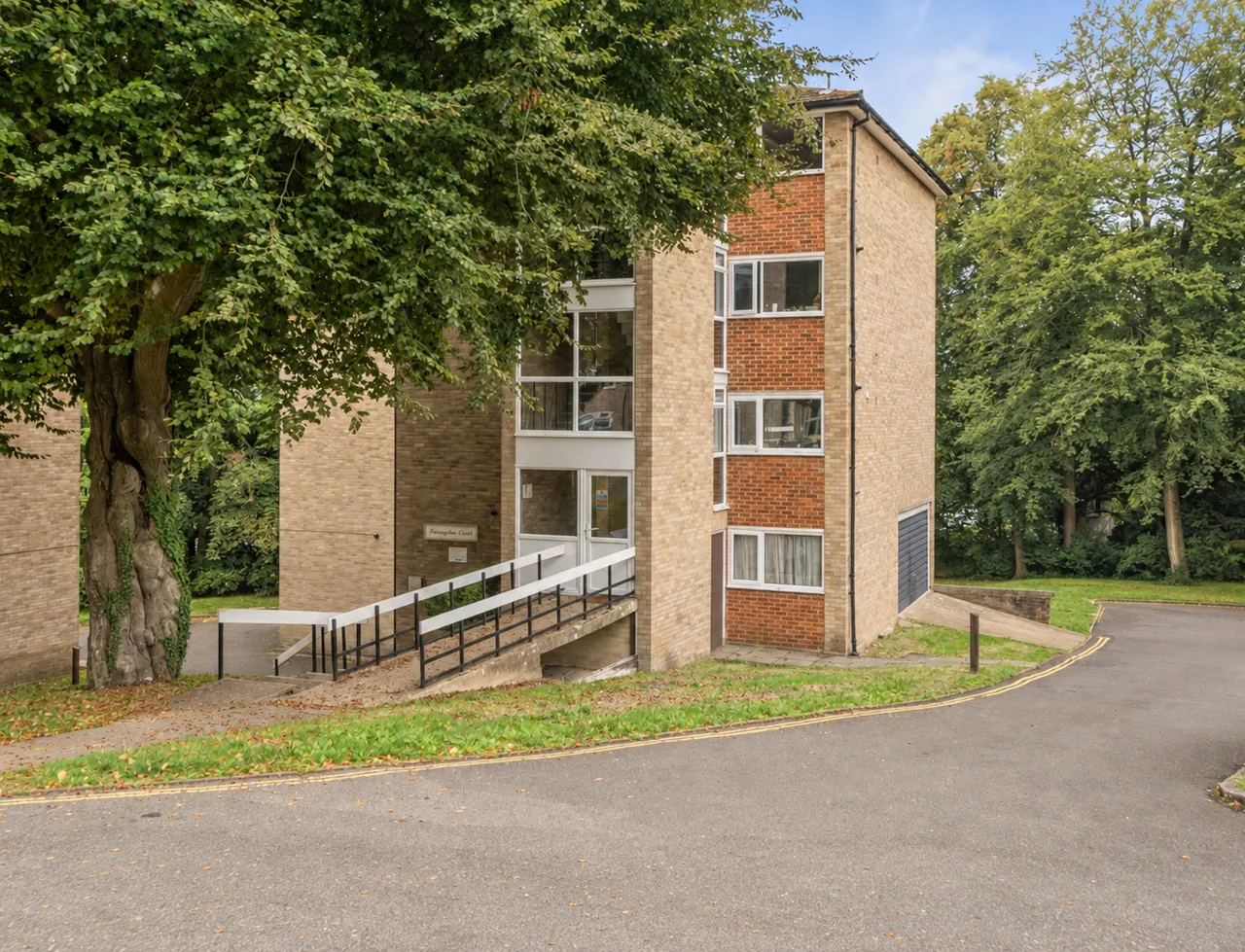 2 bed flat for sale, Northlands Drive, Winchester, SO23