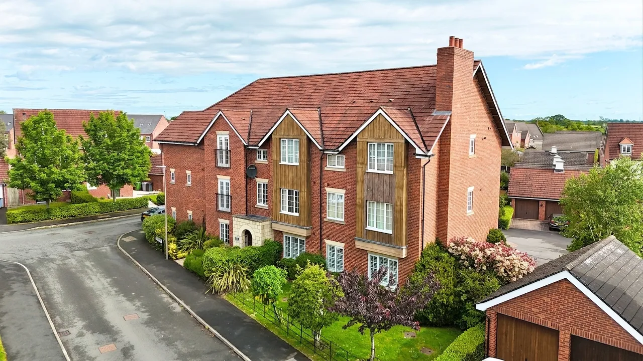 2 bed flat for sale, Chesterton Way, Weston, CW2