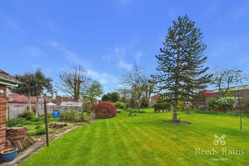 St. Michaels Mount, Thornhill, Dewsbury, West Yorkshire, WF12, photo 2