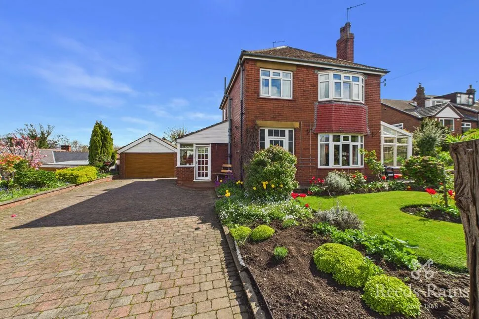 3 bed house for sale — St. Michaels Mount, Thornhill, Dewsbury, West Yorkshire, WF12