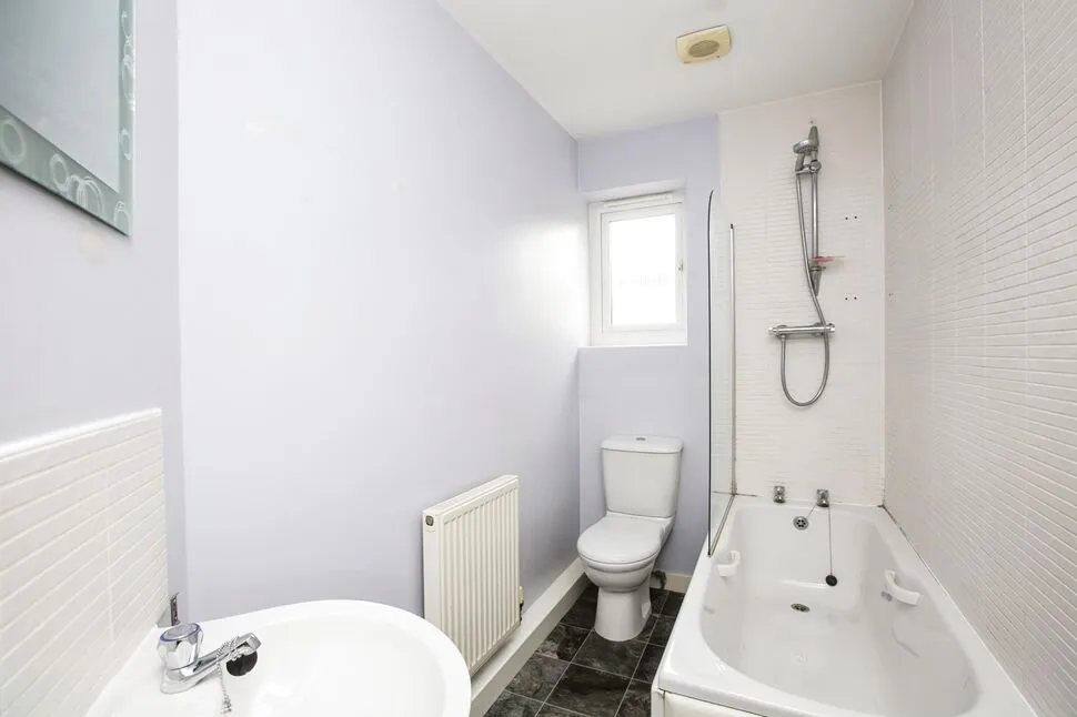 Moins Close, Halifax, HX2, photo 5