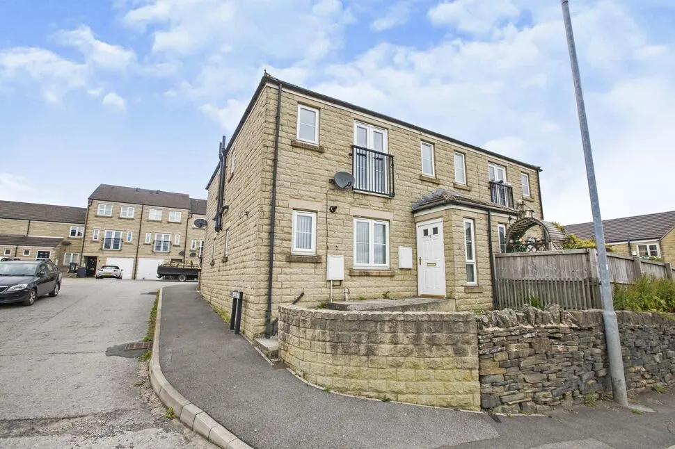 2 bed house to rent, Moins Close, Halifax, HX2