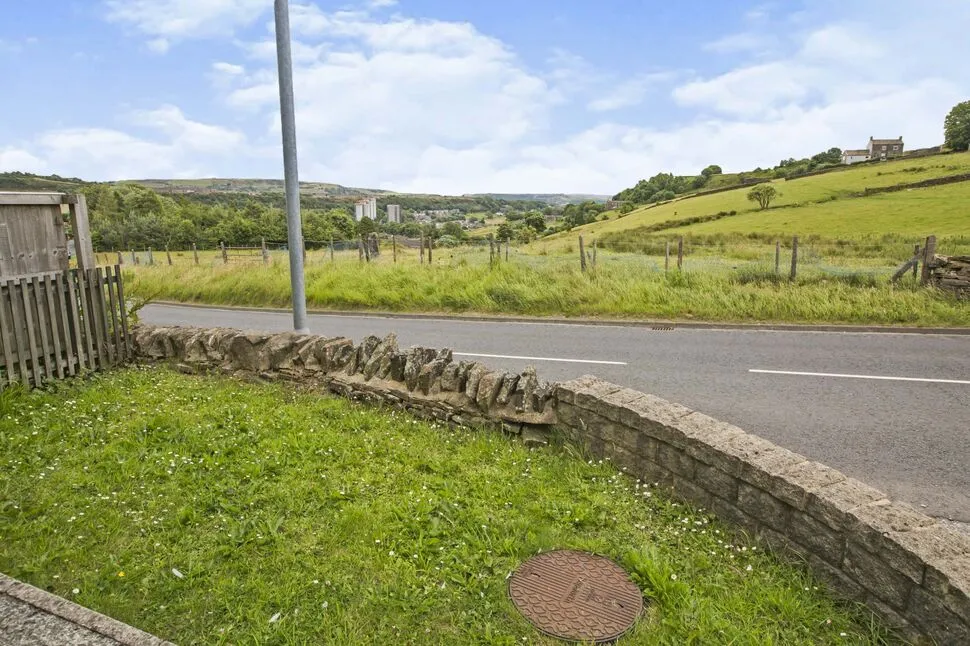 Moins Close, Halifax, HX2, photo 7
