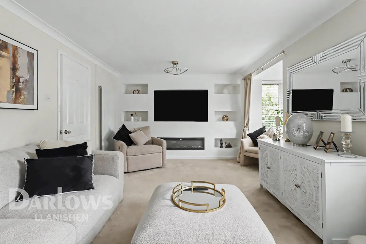 Crawley Close, Cardiff, photo 3