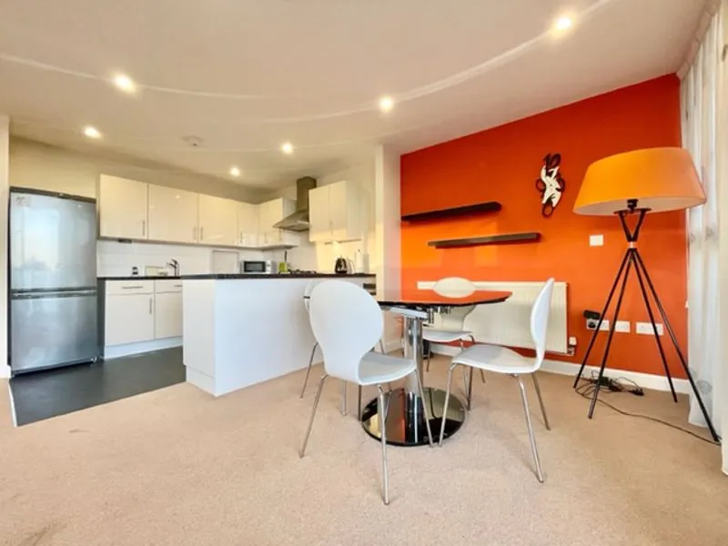 Dragonfly Close, London E13 9BG, photo 5