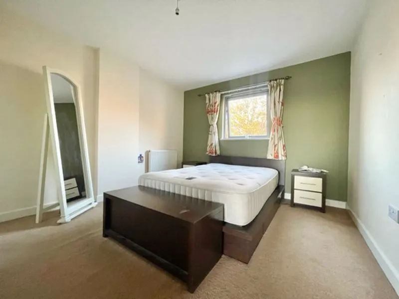 Dragonfly Close, London E13 9BG, photo 9