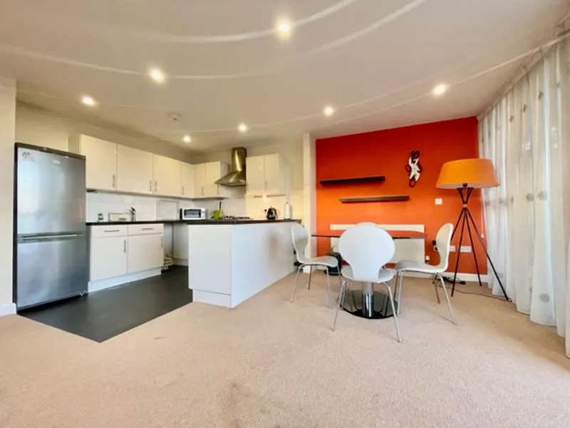 Dragonfly Close, London E13 9BG, photo 8