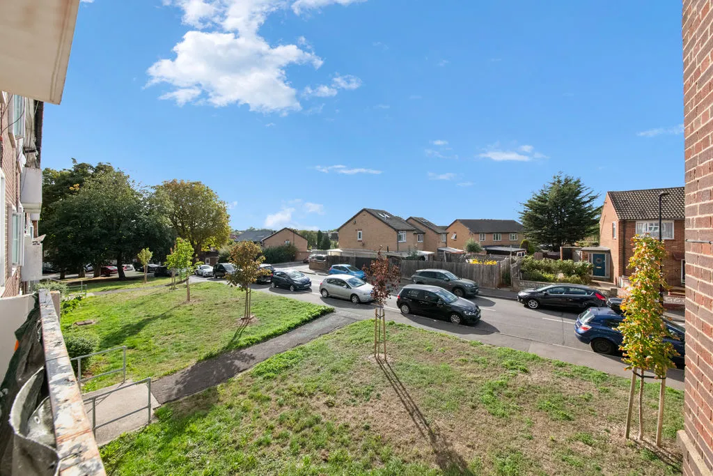 Dabbs Hill Lane, Northolt, UB5, photo 8