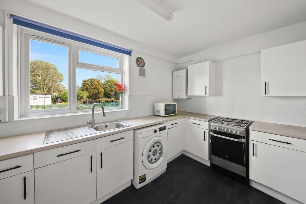 Dabbs Hill Lane, Northolt, UB5, photo 10