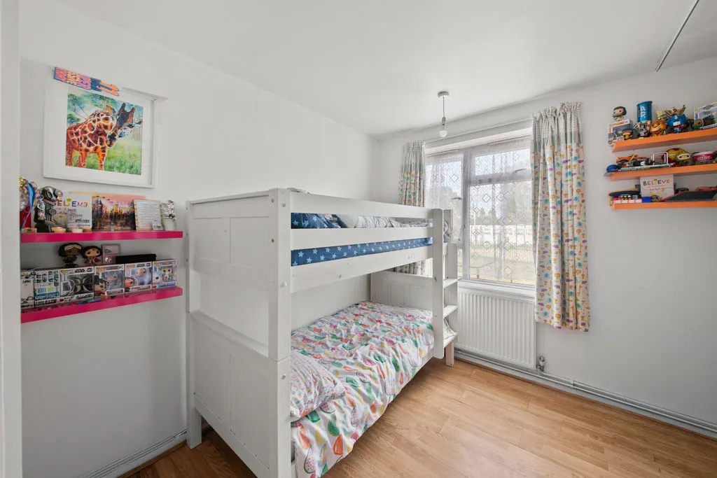 Dabbs Hill Lane, Northolt, UB5, photo 5