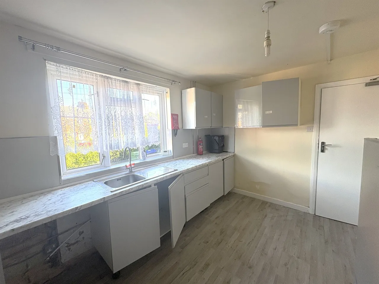Central Avenue, Stourbridge, DY9, photo 8