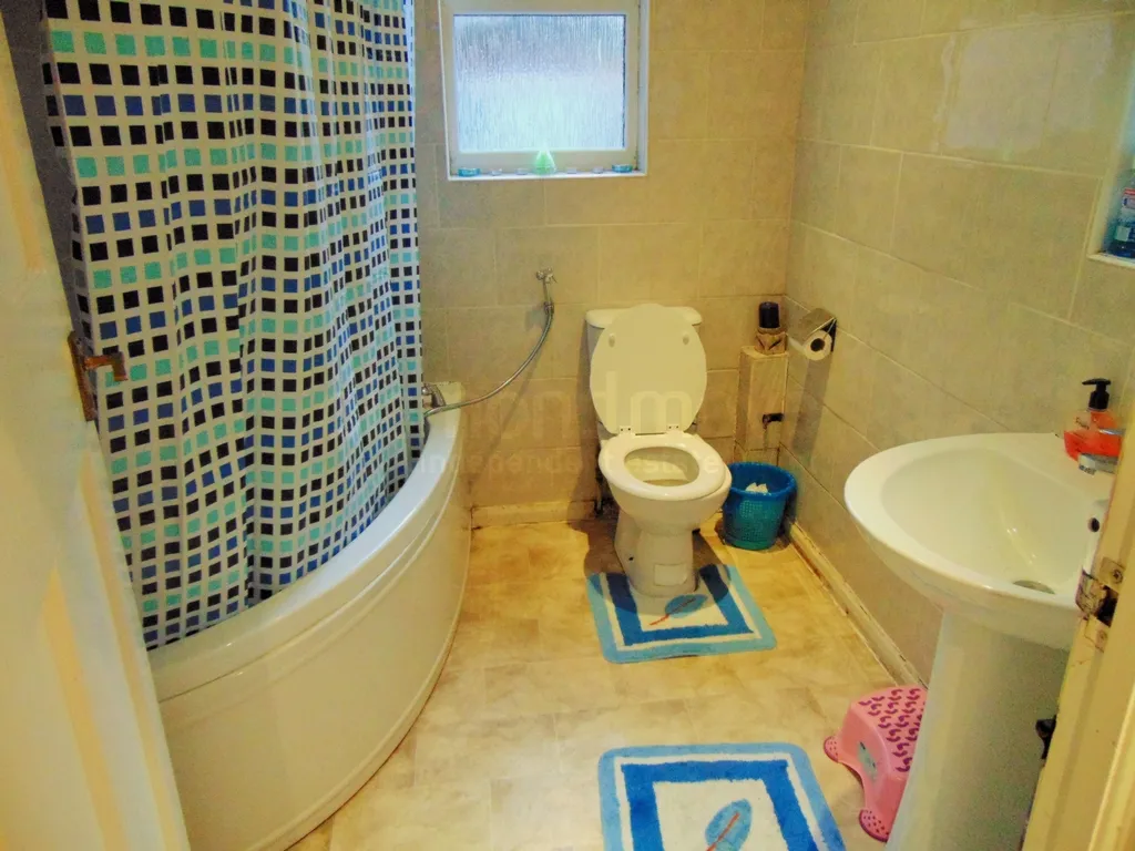 North Hyde Lane, Hounslow, TW5 0EQ, photo 7