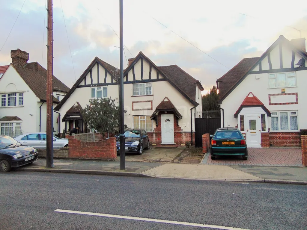 3 bed house for sale — North Hyde Lane, Hounslow, TW5 0EQ