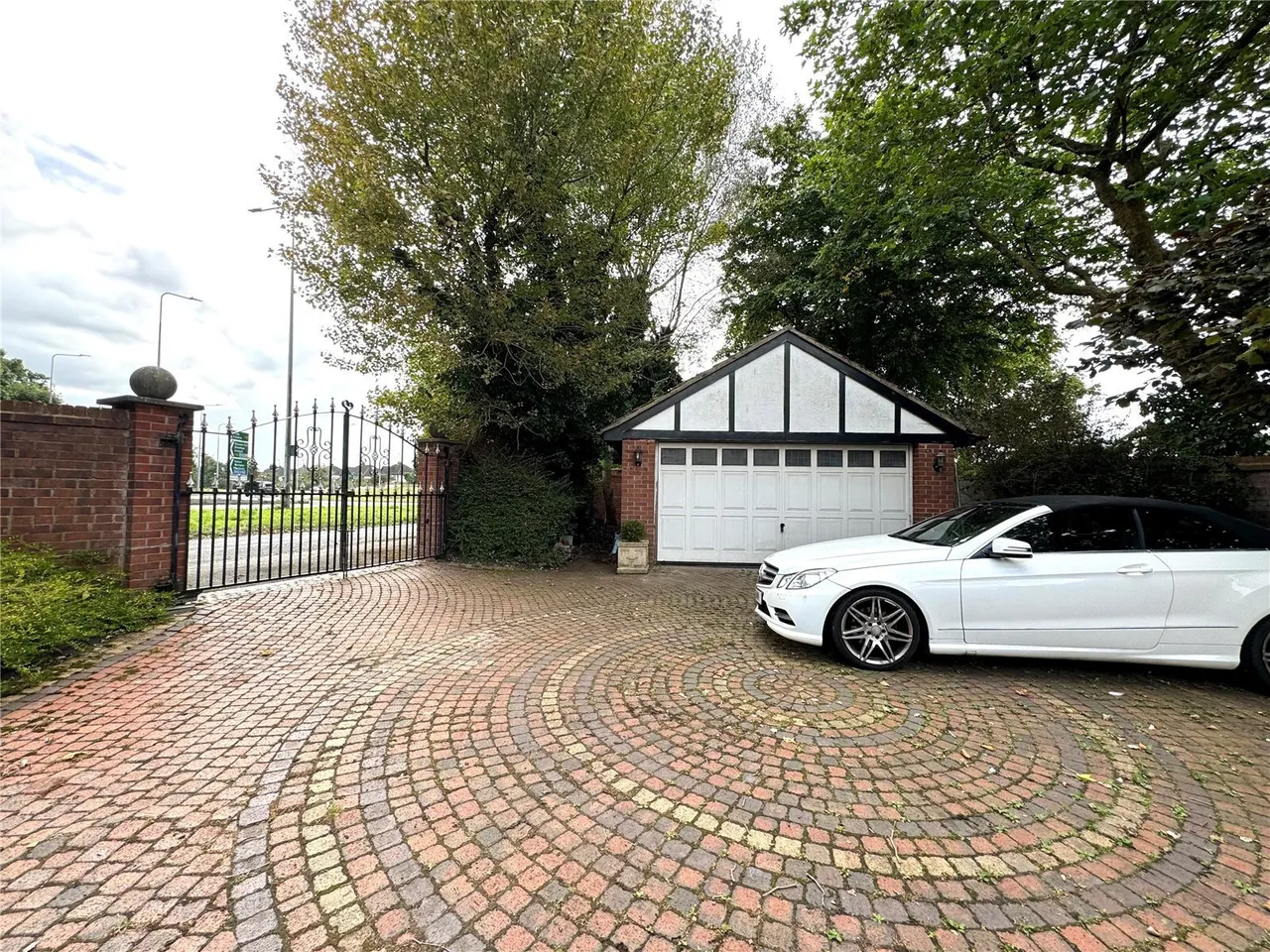 Greenfield Crescent, Chester, CH2, photo 5