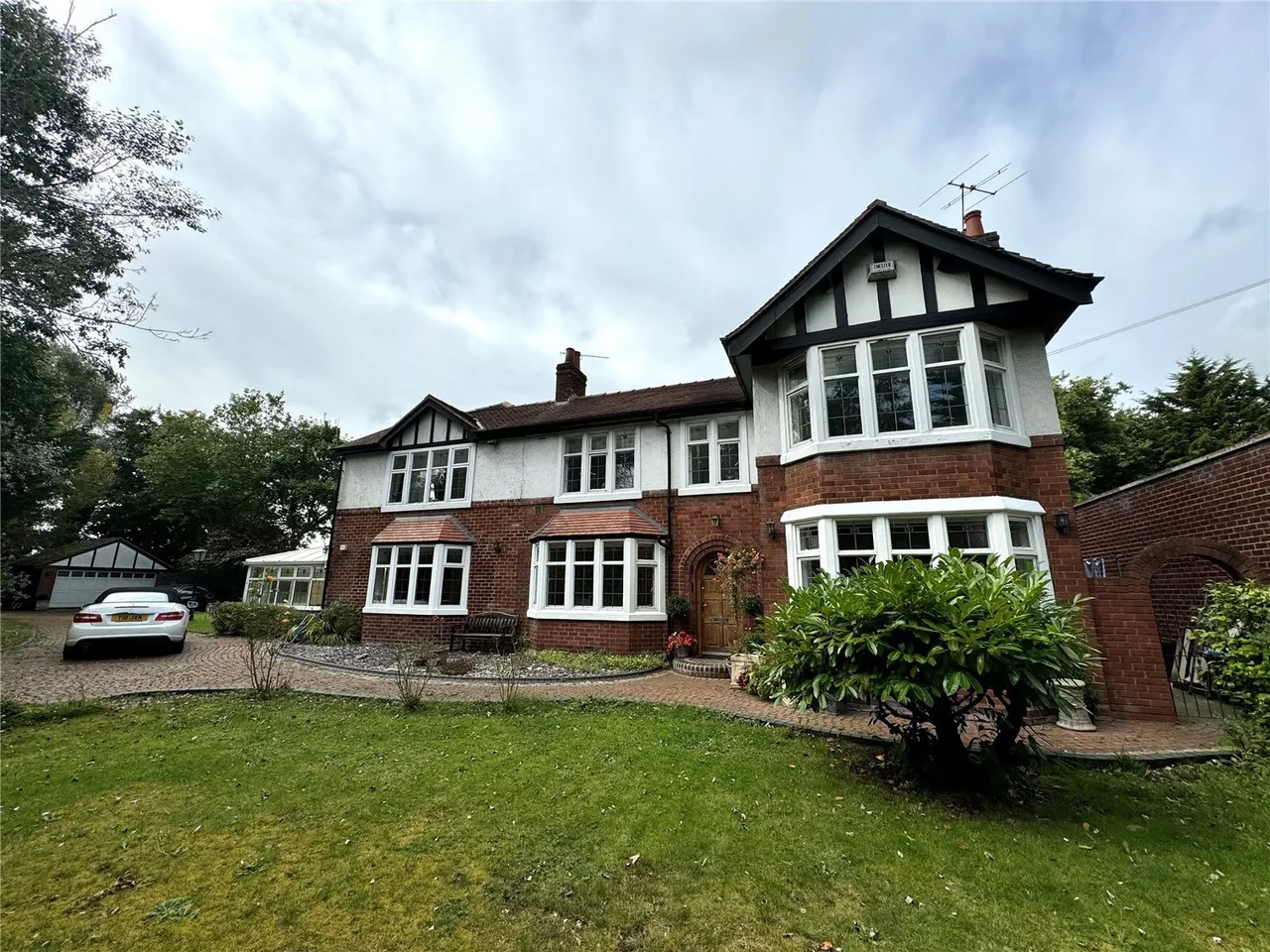 Greenfield Crescent, Chester, CH2, photo 2