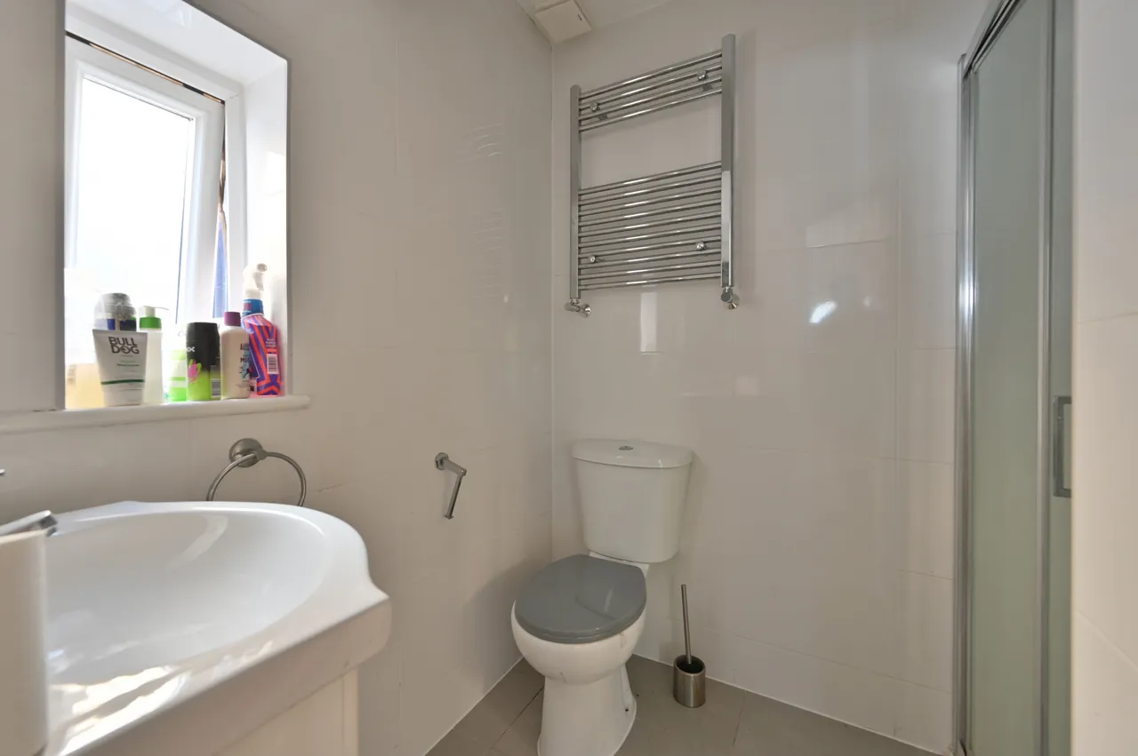 12 Oakfield Avenue, Harrow, photo 8