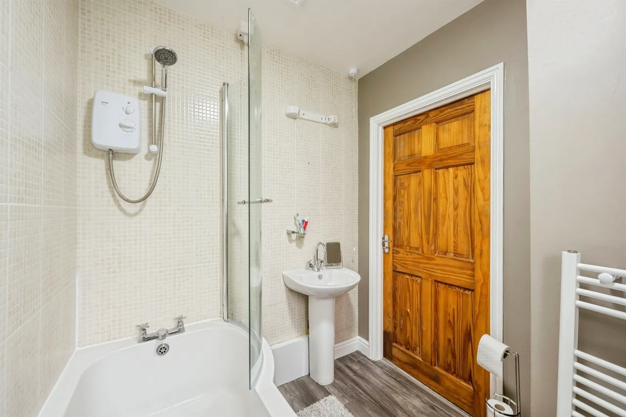 Ennis Crescent, Intake, DN2, photo 10