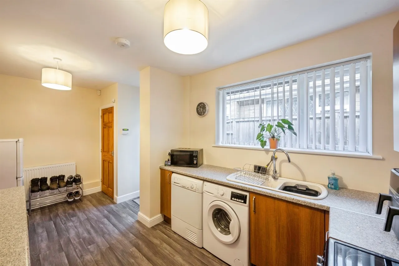 Ennis Crescent, Intake, DN2, photo 4