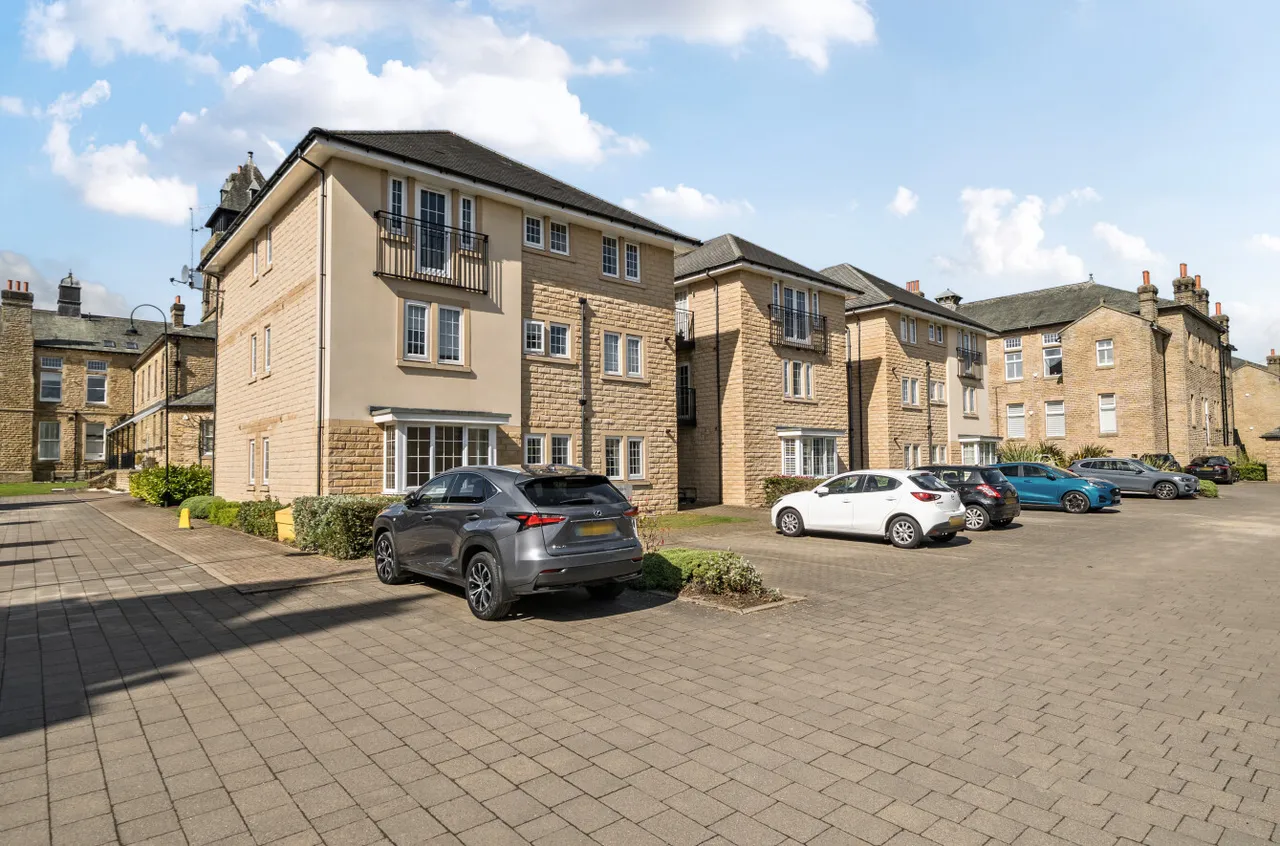 1 bed flat for sale, Norwood Drive, Menston, LS29