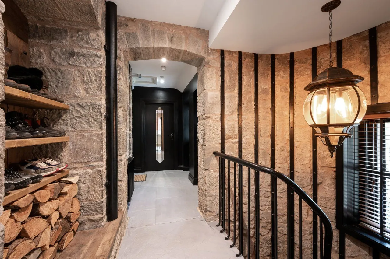 Ormiston Castle, Kirknewton, EH27, photo 35