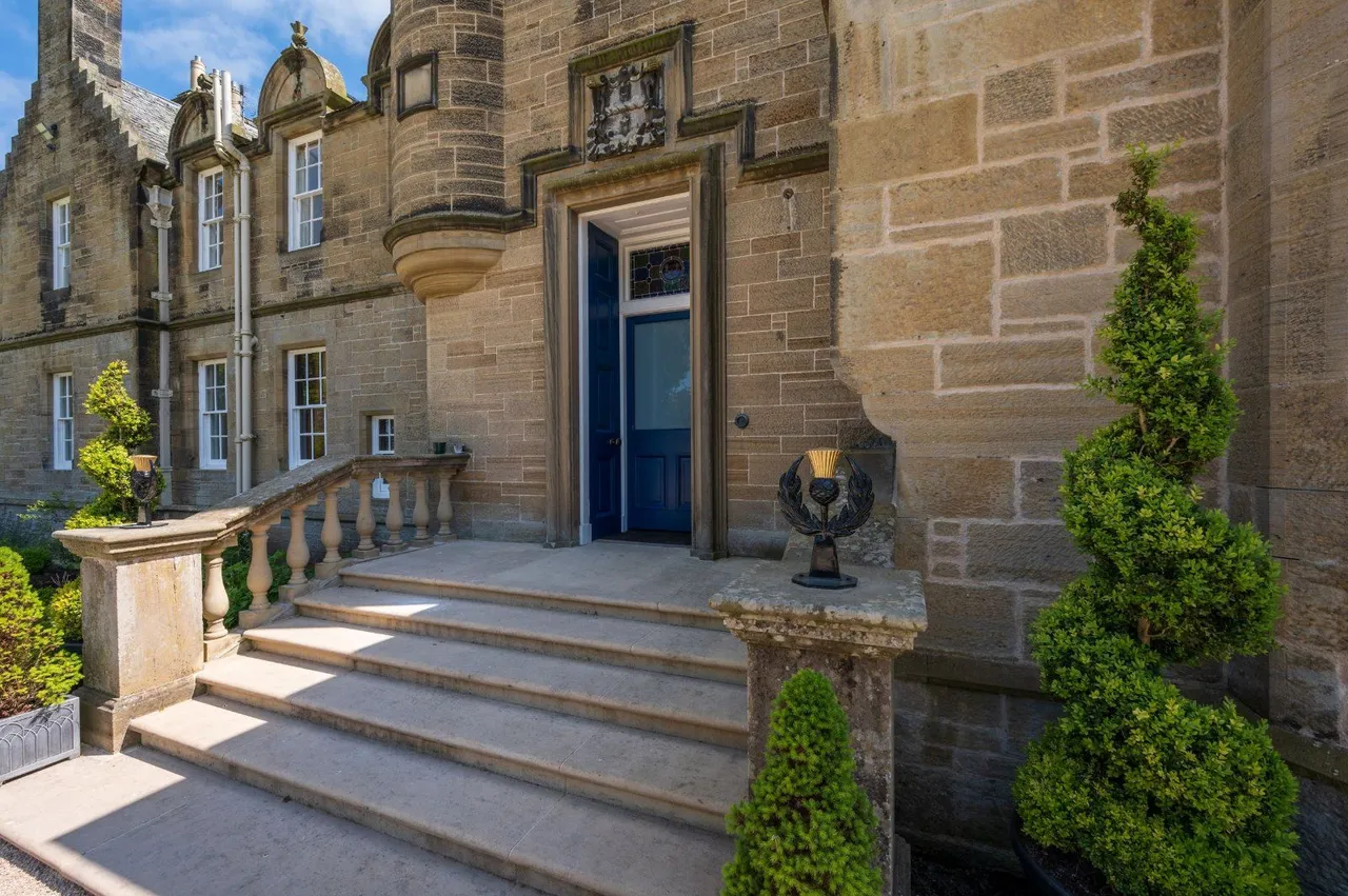 Ormiston Castle, Kirknewton, EH27, photo 42