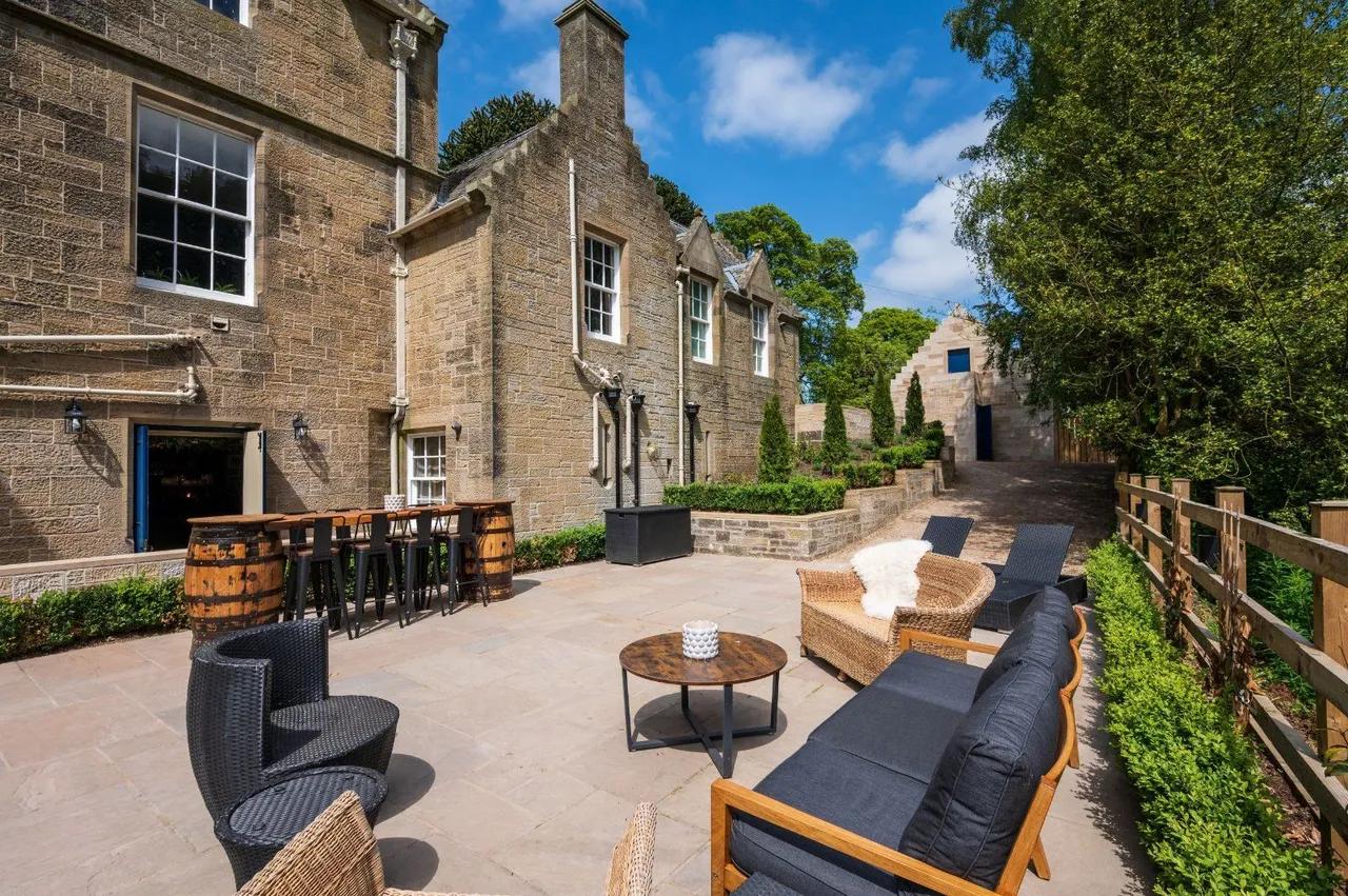 Ormiston Castle, Kirknewton, EH27, photo 40