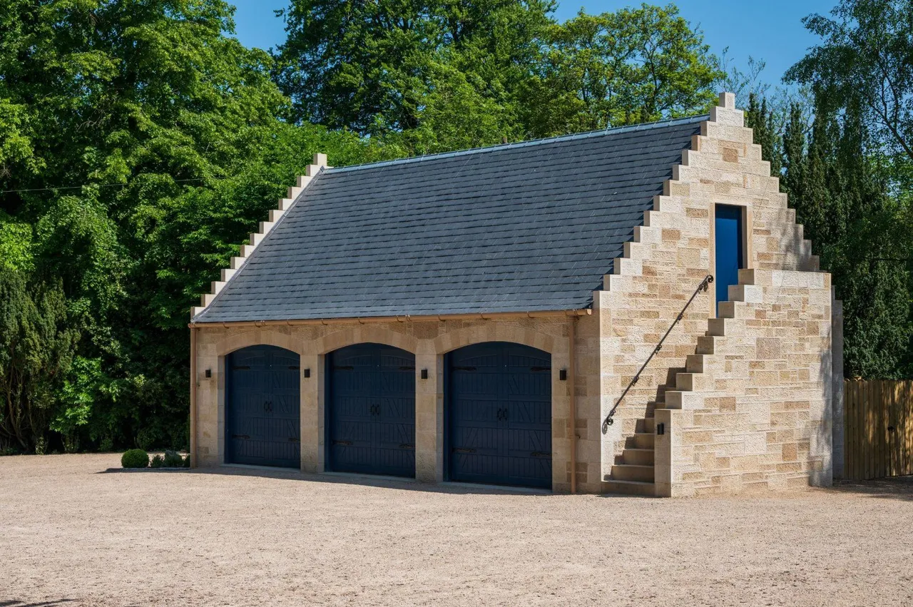 Ormiston Castle, Kirknewton, EH27, photo 47