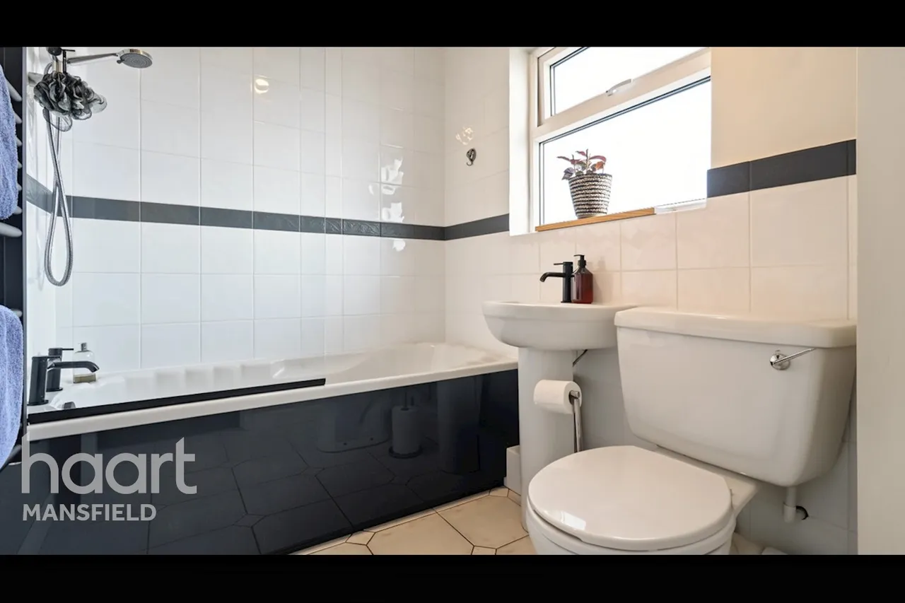Bradley Close, Matlock, DE4, photo 22