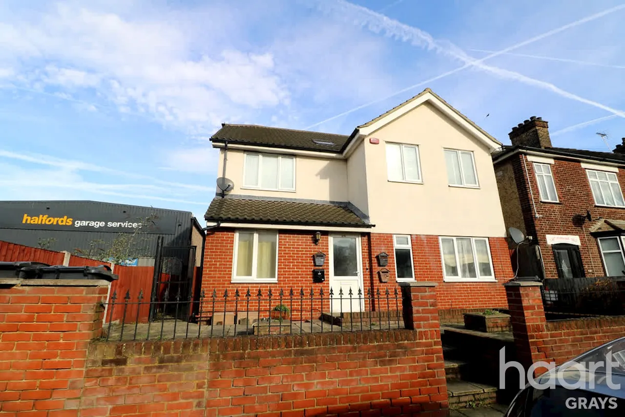 London Road, West Thurrock, RM20, photo 11